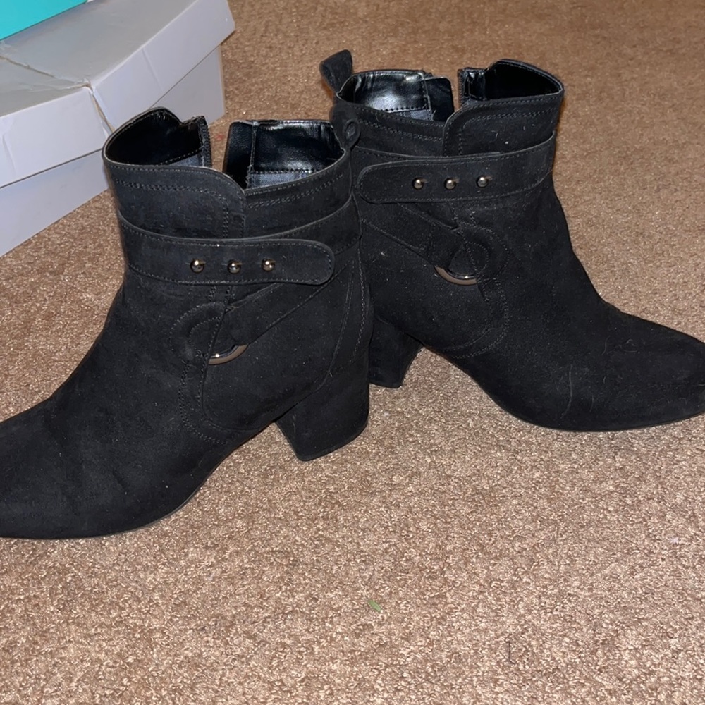 Black heeled booties